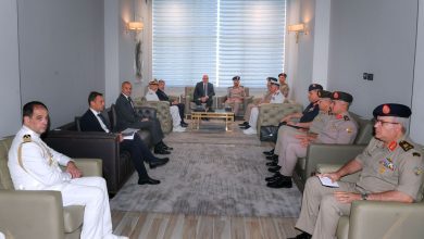 صورة وزير الدفاع والإنتاج الحربى يلتقى نظيره الايطالي