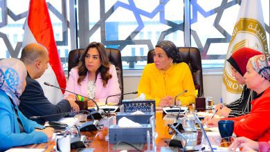 صورة وزيرة التنمية المحلية تؤكد أهمية الدور المحوري الذي يلعبه جهاز تنظيم إدارة المخلفات