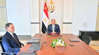 صورة الرئيس السيسي يجتمع مع وزير الداخلية