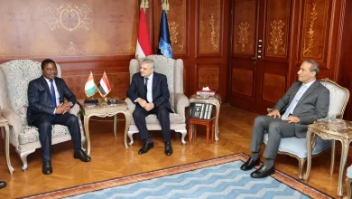 صورة رئيس قناة السويس يبحث مع السفير الإيفواري مشروع التطوير المقترح لميناء أبيدجان