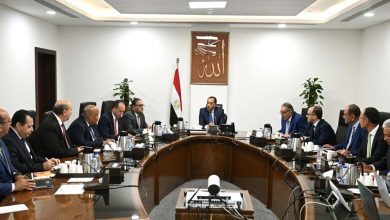 صورة توافق بين الحكومة والتجار والصناع على مبادرة لخفض أسعار السلع المختلفة