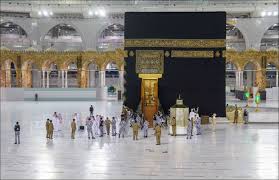 صورة اليوم.. انطلاق المرحلة الأولى من مراسم غسل الكعبة المشرفة