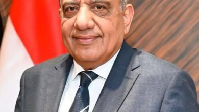 صورة وزير الكهرباء يتابع إطلاق التيار بالمرحلة الثانية ووضع الجهد لعدد من محطات المحولات والخطوط الهوائية