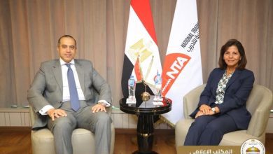 صورة وزير الشئون النيابية والقانونية يلتقي المدير التنفيذي للأكاديمية الوطنية للتدريب لبحث التعاون المشترك
