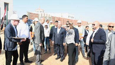صورة وزير الصناعة والقائم بأعمال وزير البيئة يتفقدان المجمع المتكامل لإدارة المخلفات بالعاشر من رمضان