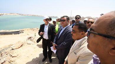 صورة وزير الإسكان ومحافظ مطروح يتفقدان مشروع إحلال وتجديد كوبري روميل بالمحافظة