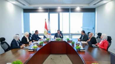 صورة وزير الصحة يناقش مستجدات ملف تكليف أعضاء المهن الصحية وآليات توزيعهم على المنشآت الصحية