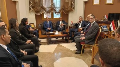 صورة وزير الخارجية يتفقد مقر القنصلية العامة المصرية في جدة