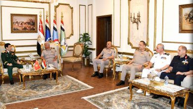 صورة وزير الدفاع يلتقى نظيره الفيتنامى لبحث أوجه التعاون العسكرى فى العديد من المجالات