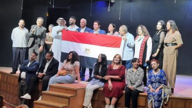 صورة وسط تصفيق جماهيري حار… انطلاق مسرحية “بليغ والست” على مسرح الحياة