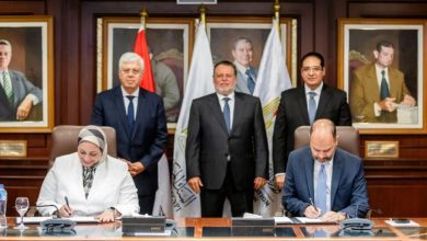 صورة محافظ المركزي ووزير التعليم العالي يشهدان توقيع اتفاقيتي شراكة بين المعهد المصرفي وجامعتي القاهرة وسوهاج