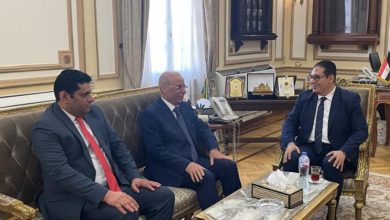 صورة السفير العراقي يلتقي رئيس جامعة القاهرة ويبحث شؤون الطلبة العراقيين
