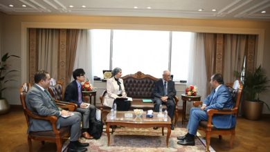 صورة شيمي يبحث مع السفير الياباني بالقاهرة تعزيز التعاون والاستثمار المشترك