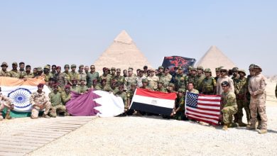 صورة أنشطة مكثفة للتدريب المصرى الأمريكى المشترك ” النجم الساطع – 2025″ تنفيذ قفز حر مظلى بمنطقة الأهرامات الأثرية