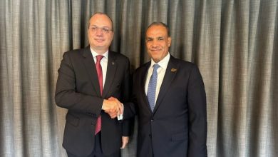 صورة وزير الخارجية يلتقي وزير خارجية ألبانيا لبحث تعزيز العلاقات الثنائية
