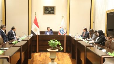 صورة وزير الصحة يبحث مع “بايوجينرك فارما” تعزيز التعاون لتطوير صناعة الأدوية الحيوية
