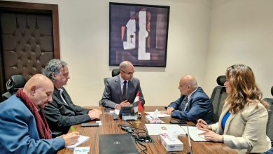 صورة نائب وزير الإسكان يناقش مجالات التعاون مع شركة متخصصة في تصنيع مكونات مشروعات المياه والصرف