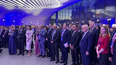 صورة منح “وزير الكهرباء “نوط الامتياز من المؤسسة الحكومية الروسية للطاقة الذرية