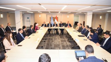 صورة وزير الخارجية يلتقي أعضاء الوفد الدائم والقنصلية العامة في نيويورك