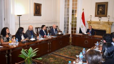 صورة وزير الخارجية يلتقي الشباب المشاركين في برنامج زمالة “شفيق جبر” من مصر والولايات المتحدة