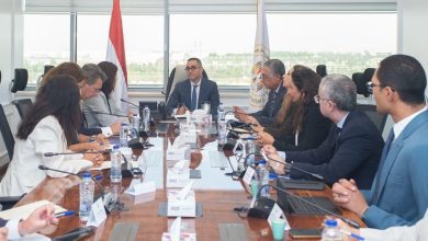 صورة الخطيب يبحث مع “الأوروبي لإعادة الإعمار والتنمية” سبل تعزيز الاستثمار والتجارة الخارجية