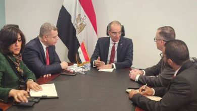 صورة وزير الاتصالات يبحث مع كبرى الشركات الأمريكية زيادة استثماراتها بمجال التعهيد في مصر