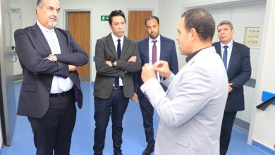 صورة زيارة إنسانية.. أيمن عبد الحميد: مستشفى الناس نموذج يحتذى به في الطب المجاني الراقي