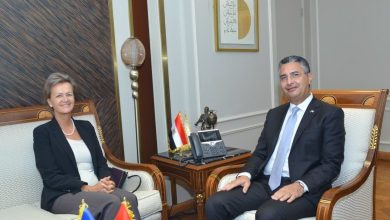 صورة فاروق يبحث مع سفيرة الاتحاد الأوروبي بالقاهرة تعزيز التعاون في مجالات الأمن الغذائي والتجارة الداخلية