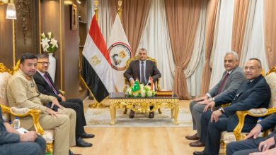 صورة وزير الدولة للإنتاج الحربي يستقبل السفير الباكستاني بالقاهرة لبحث أوجه التعاون في مجال التصنيع العسكري والمدني