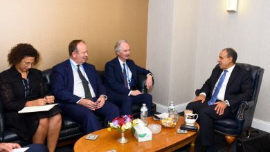 صورة وزير الخارجية يلتقى مبعوث الامم المتحدة الخاص الى سوريا
