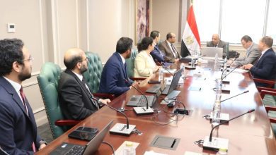 صورة وزير الكهرباء يبحث تعزيز التعاون مع “سكاتك” النرويجية بمجالات الطاقة المتجددة والهيدروجين الأخضر وصناعة وزير الكهرباء