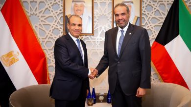 صورة وزير الخارجية يلتقي مع نظيره الكويتي ويأدان العدوان الإسرائيلي علي قطر