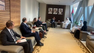 صورة وزير الخارجية يلتقي وزير التجارة الخارجية الإماراتي لبحث تطوير البيئة التشريعية والتنظيمية لتعزيز التبادل التجاري