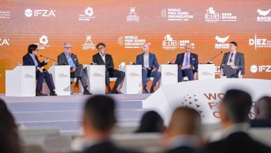 صورة تجربة عُمان في تطوير المناطق والتكامل مع الموانئ  في مؤتمر دولي بالصين