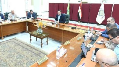 صورة وزير الإسكان يعقد اجتماعا مع رؤساء أجهزة 4 مدن شرق القاهرة