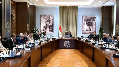 صورة رئيس الوزراء يترأس اجتماع اللجنة الرئيسية لتقنين أوضاع الكنائس والمباني الخدمية التابعة لها