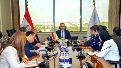 صورة وزير التموين  يبحث مع الرئيس التنفيذي لشركة “أورانج مصر” تعزيز التعاون في الخدمات الرقمية بمشروع  “كاري أون”