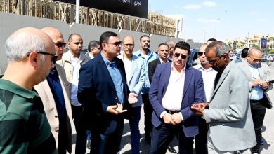 صورة وزير الإسكان يتفقد أعمال تطوير الطرق والمحاور الرئيسية والميادين بمدينة القاهرة الجديدة