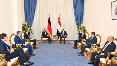 صورة الرئيس السيسي يؤكد حرصه على مواصلة تعزيز العلاقات المصرية الألمانية وتطويرها لتصل إلى مستوى الشراكة الاستراتيجية