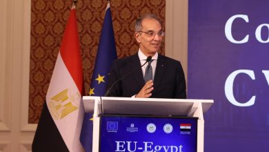 صورة وزير الاتصالات :  تنفيذ عدد من المشروعات لتوظيف تكنولوجيا المعلومات وتقنيات الذكاء الاصطناعي في إدارة الموارد المائية