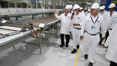 صورة الوزير يفتتح خطي إنتاج جديدين بمصنع متخصص في الصناعات الغذائية باستثمارات امريكية 280 مليون دولار