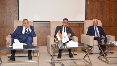 صورة وزير التموين يلتقي رئيس الاتحاد العام للغرف التجارية وكبار المنتجين والسلاسل التجارية لبحث آليات ضبط الأسواق وتوافر السلع