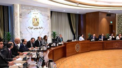 صورة رئيس الوزراء يتابع جهود تعظيم الاستفادة سياحياً من مسار العائلة المقدسة