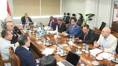 صورة وزير الإسكان يلتقى مسئولى شركة HDP ضمن سلسلة اجتماعات متابعة موقف مبيعات وتسويق المشروعات بالمدن الجديدة