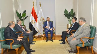 صورة اوزير التموين يعقد اجتماعًا مع رئيس مجلس إدارة جهاز تنمية التجارة الداخلية الجديد