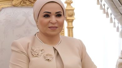صورة السيدة انتصار السيسي: «المتحف الكبير شاهد على أن مصر حضارة تبني مستقبلا”.. “وشكرًا للأيادي المخلصة التي بنته”