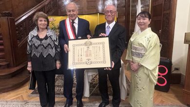 صورة تتويج الأمين العام لجامعة الدول العربية بوسام الشمس المشرقة – الوشاح الأكبر