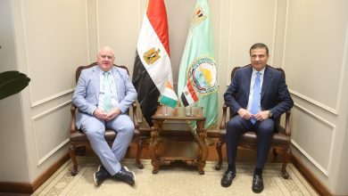 صورة وزير الزراعة يبحث مع نظيره الأيرلندي تعزيز التعاون المشترك ويستعرضان فرص الشراكة في الأمن الغذائي والتكنولوجيا الزراعية