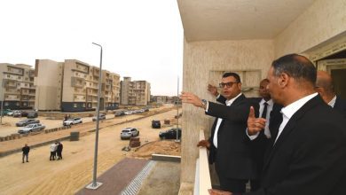 صورة وزير الإسكان يتفقد الطرق ومشروع للإسكان المتوسط بمدينة حدائق أكتوبر