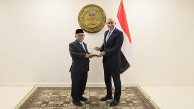 صورة وزير التعليم يبحث مع نظيره الإندونيسي سبل تعزيز التعاون وتبادل الخبرات